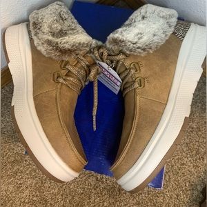 Skechers BOBS Skipper Wave-Cozy Queen Chestnut Womens Boots Size: 7.5